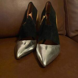 Schutz size 9 women’s heels!